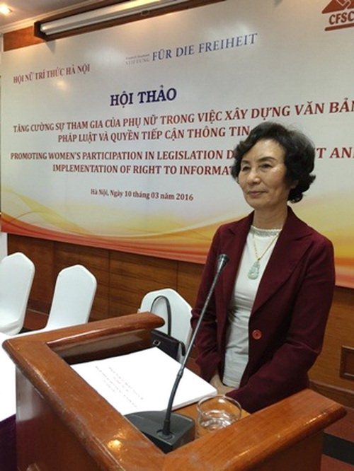 PGS.TS Bùi Thị An, đại biểu Quốc hội khóa 13 - Chủ tịch hội nữ tri thức Hà Nội phát biểu tại hội thảo